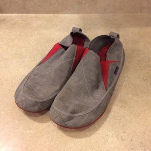 Patagonia Size 11 Gray and Red Slip On Shoes